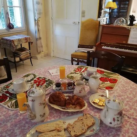 Lolifan En Provence Bed & Breakfast Бриньол Екстериор снимка