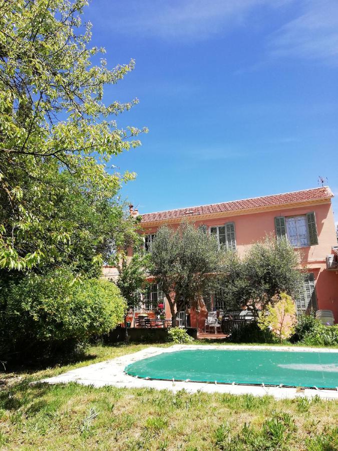 Lolifan En Provence Bed & Breakfast Бриньол Екстериор снимка